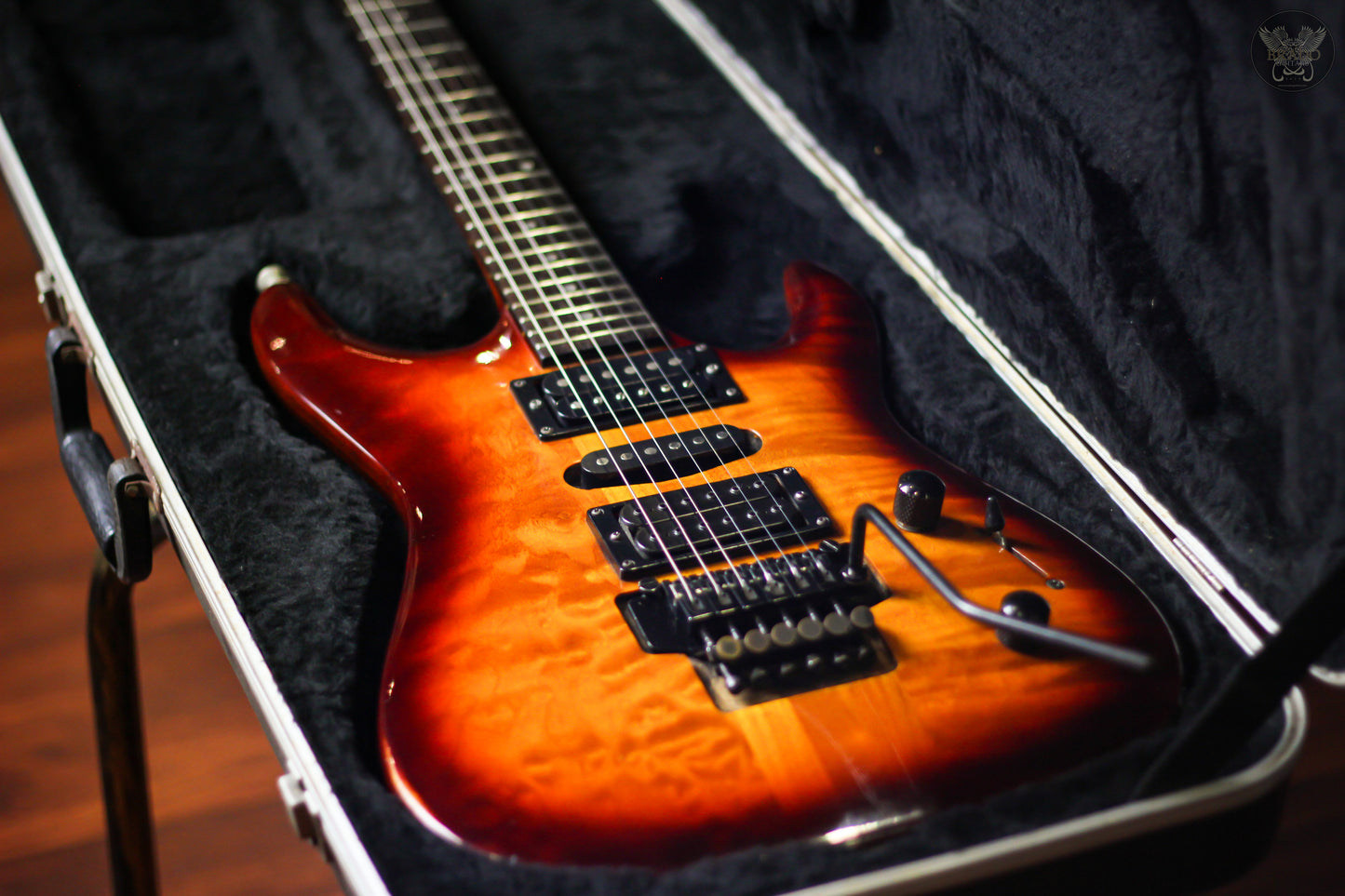 **RARE** 1990 SQUIER H.M. V ANTIQUE BURST w ORIGINAL SQUIER HARDCASE MADE IN KOREA (USED)