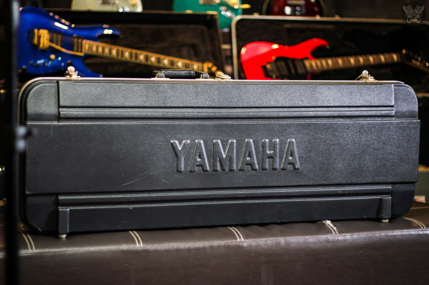1992 YAMAHA YG 821D ANTIQUE SUNBURST w YAMAHA ORIGINAL HARDCASE (USED)