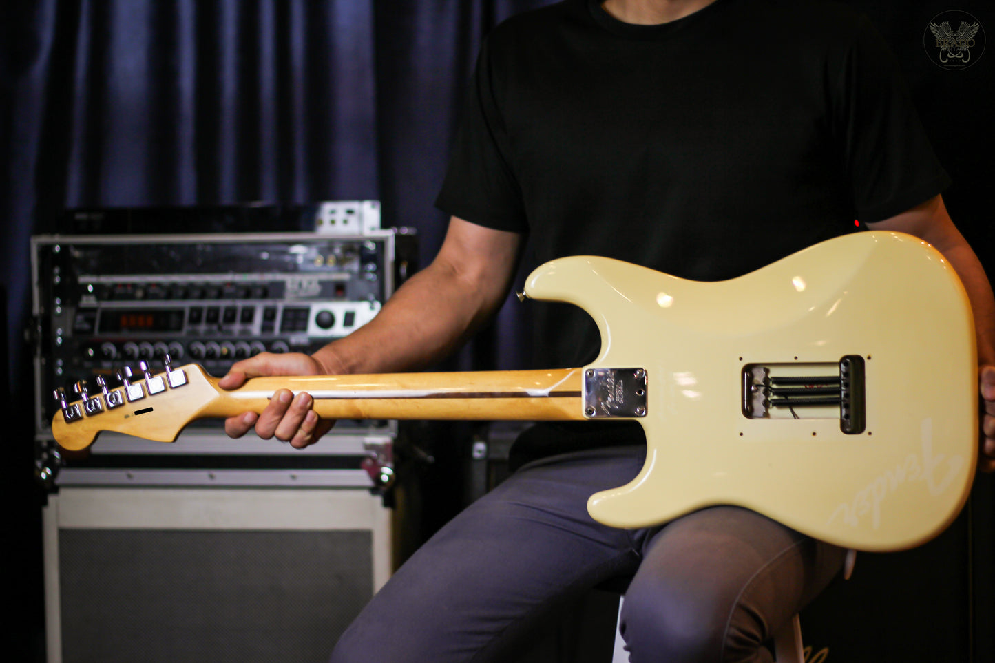 2008 FENDER AMERICAN STANDARD STRATOCASTER OLYMPIC WHITE MADE IN USA (USED)