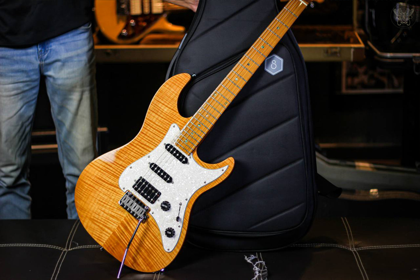 SIRE LARRY CARLTON S7 FM NATURAL w SIRE PREMIUM SOFTCASE (MINT)