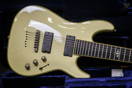SCHECTER BLACKJACK ATX C-7 AGED WHITE w SCHECTER HARDCASE MADE IN KOREA (USED)