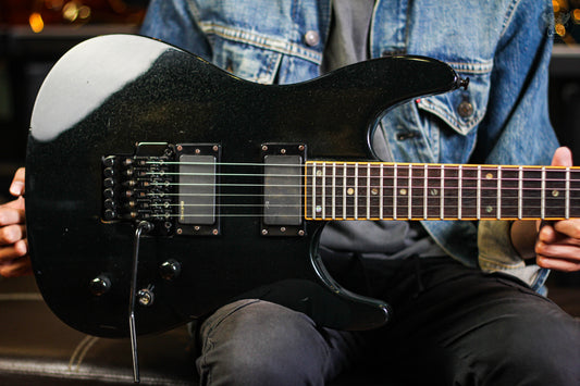 2005 DEAN CUSTOM 450 METALLIC BLACK W DEAN HARDCASE MADE IN KOREA (USED)