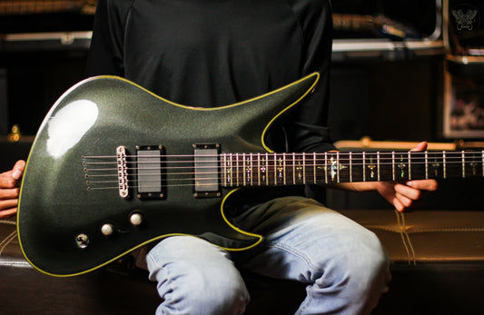 2010 SCHECTER DAMIEN ELITE AVENGER MADE IN KOREA (USED)