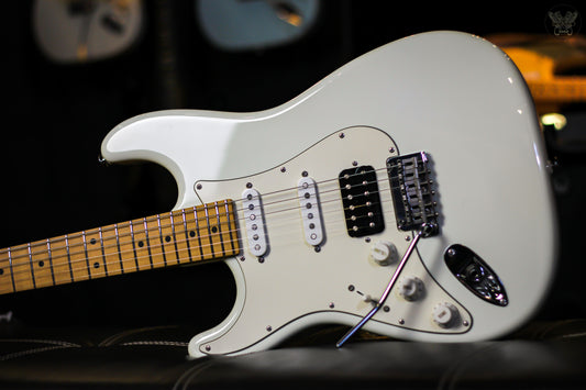 **PRICE DROP!** SUHR CLASSIC PRO HSS LEFTHANDED OLYMPIC WHITE MADE IN USA (MINT)