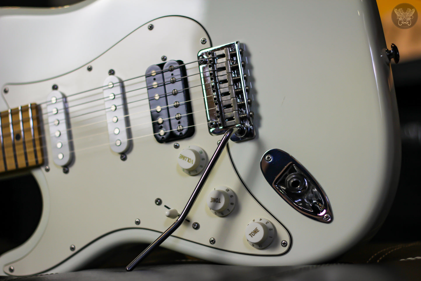 **PRICE DROP!** SUHR CLASSIC PRO HSS LEFTHANDED OLYMPIC WHITE MADE IN USA (MINT)
