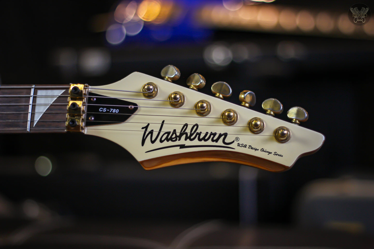 1999 WASHBURN CS-780 CHICAGO SERIES PEARL WHITE w WASHBURN ORIGINAL HARDCASE MADE IN KOREA (USED)