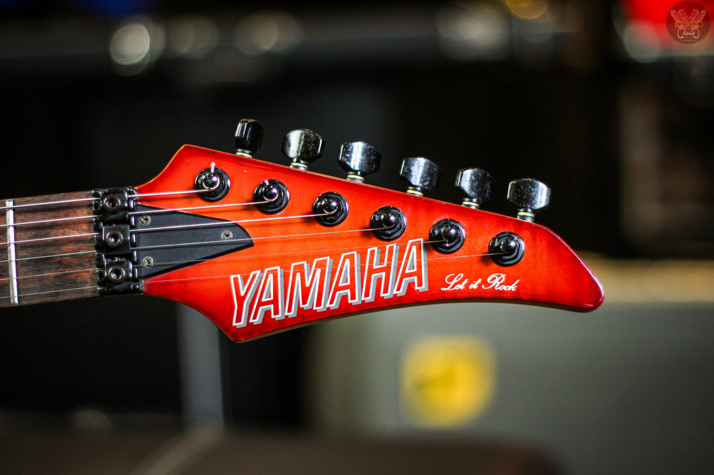 1992 YAMAHA YG 821D ANTIQUE SUNBURST w YAMAHA ORIGINAL HARDCASE (USED)