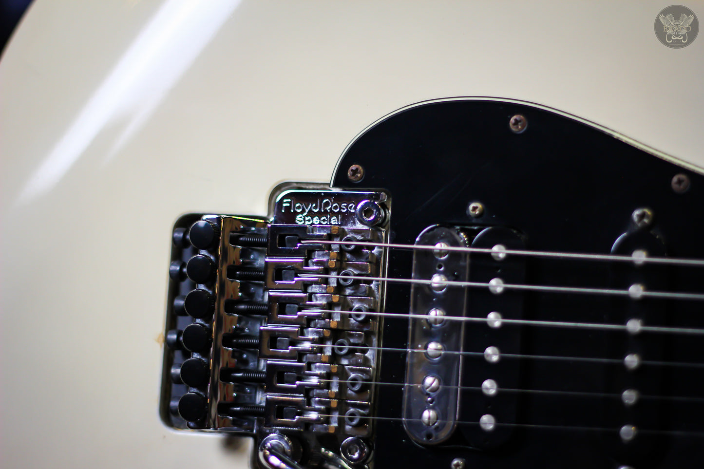 2015 FENDER STANDARD STRATOCASTER HSS w FLOYD ROSE OLYMPIC WHITE MADE IN MEXICO (USED)