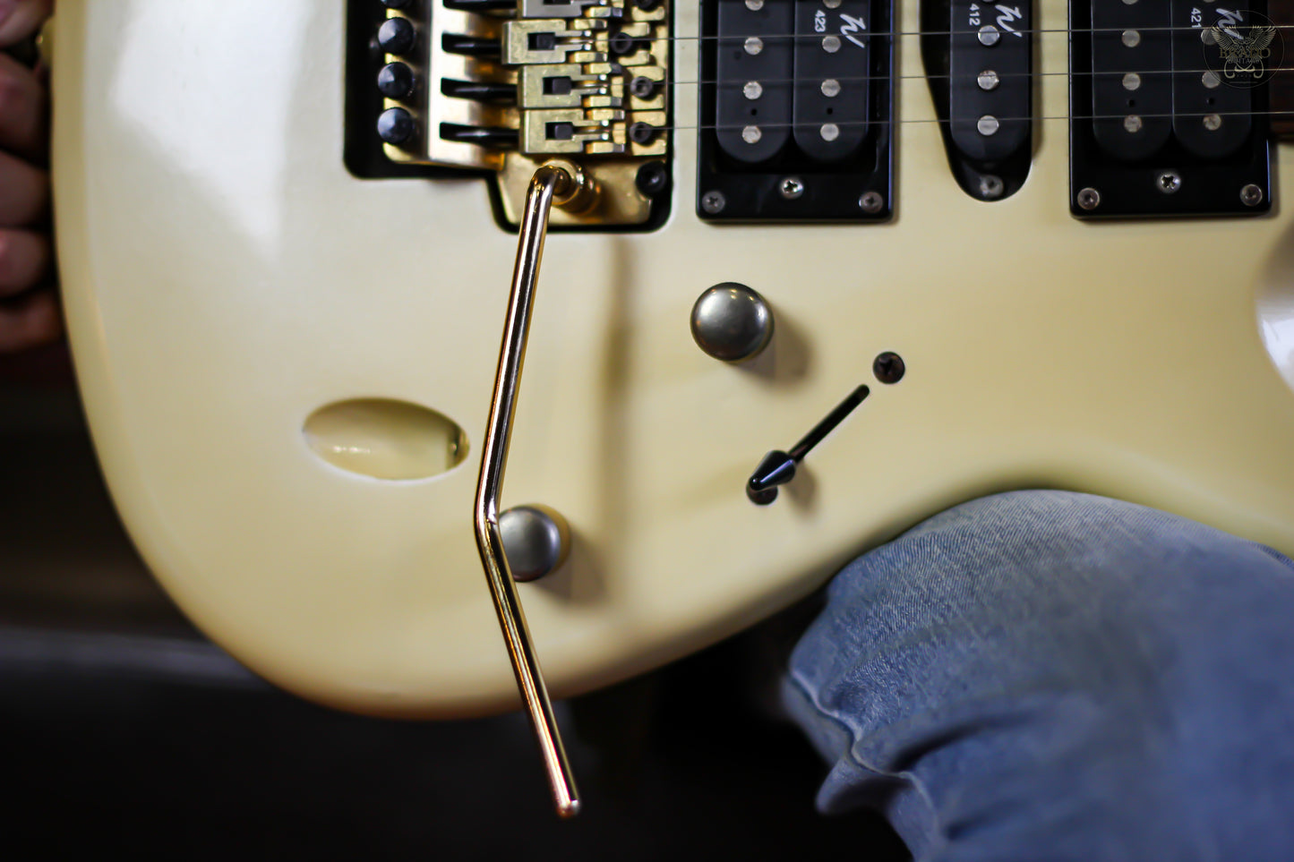 1999 WASHBURN CS-780 CHICAGO SERIES PEARL WHITE w WASHBURN ORIGINAL HARDCASE MADE IN KOREA (USED)