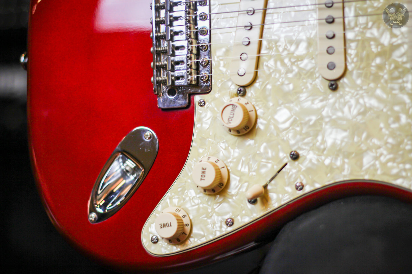 2013 FENDER DELUXE ROADHOUSE™ STRATOCASTER® SSS CANDY APPLE RED MADE IN MEXICO (USED)