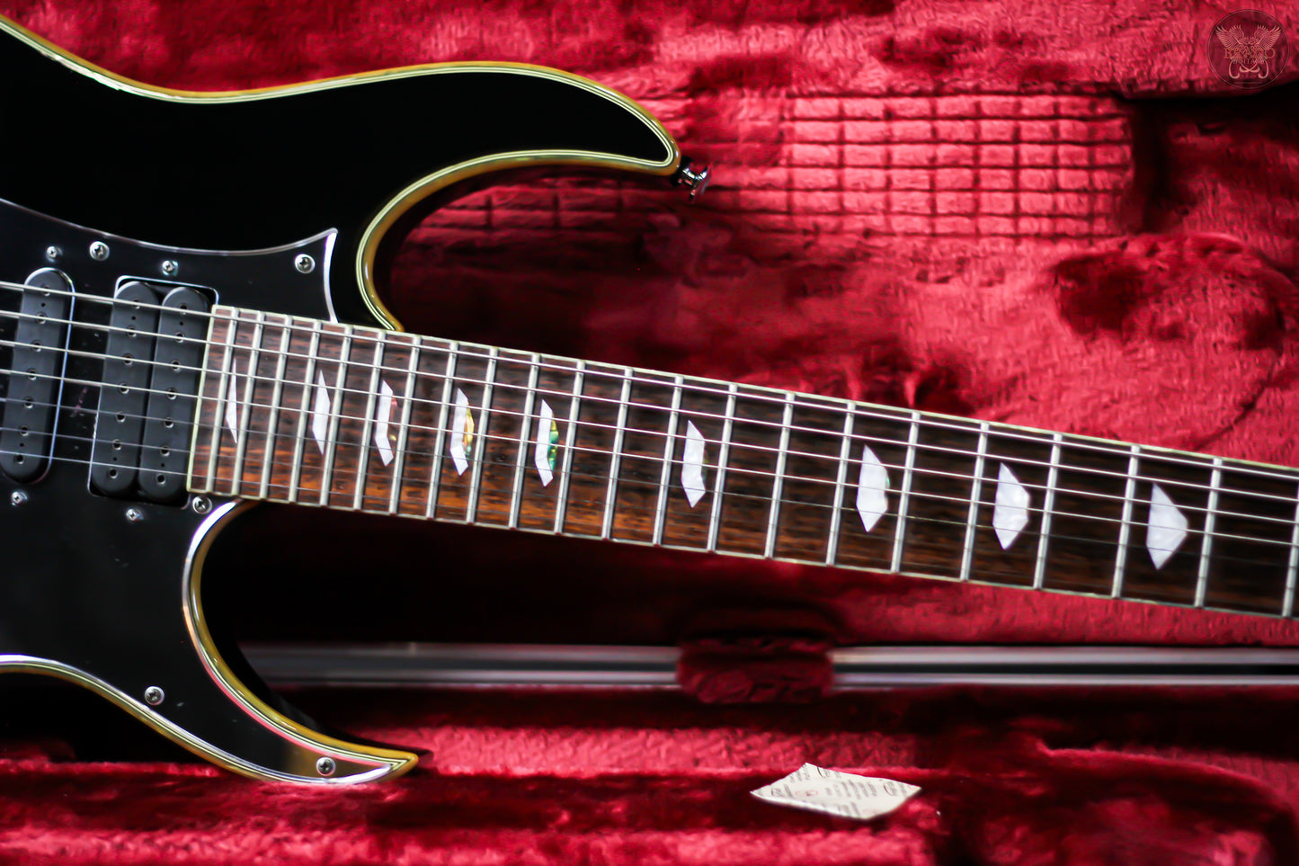 2005 IBANEZ PRESTIGE UNIVERSE UV777P STEVE VAI SIGNATURE GUITAR w IBANEZ PRESTIGE OHSC MADE IN JAPAN (MINT)