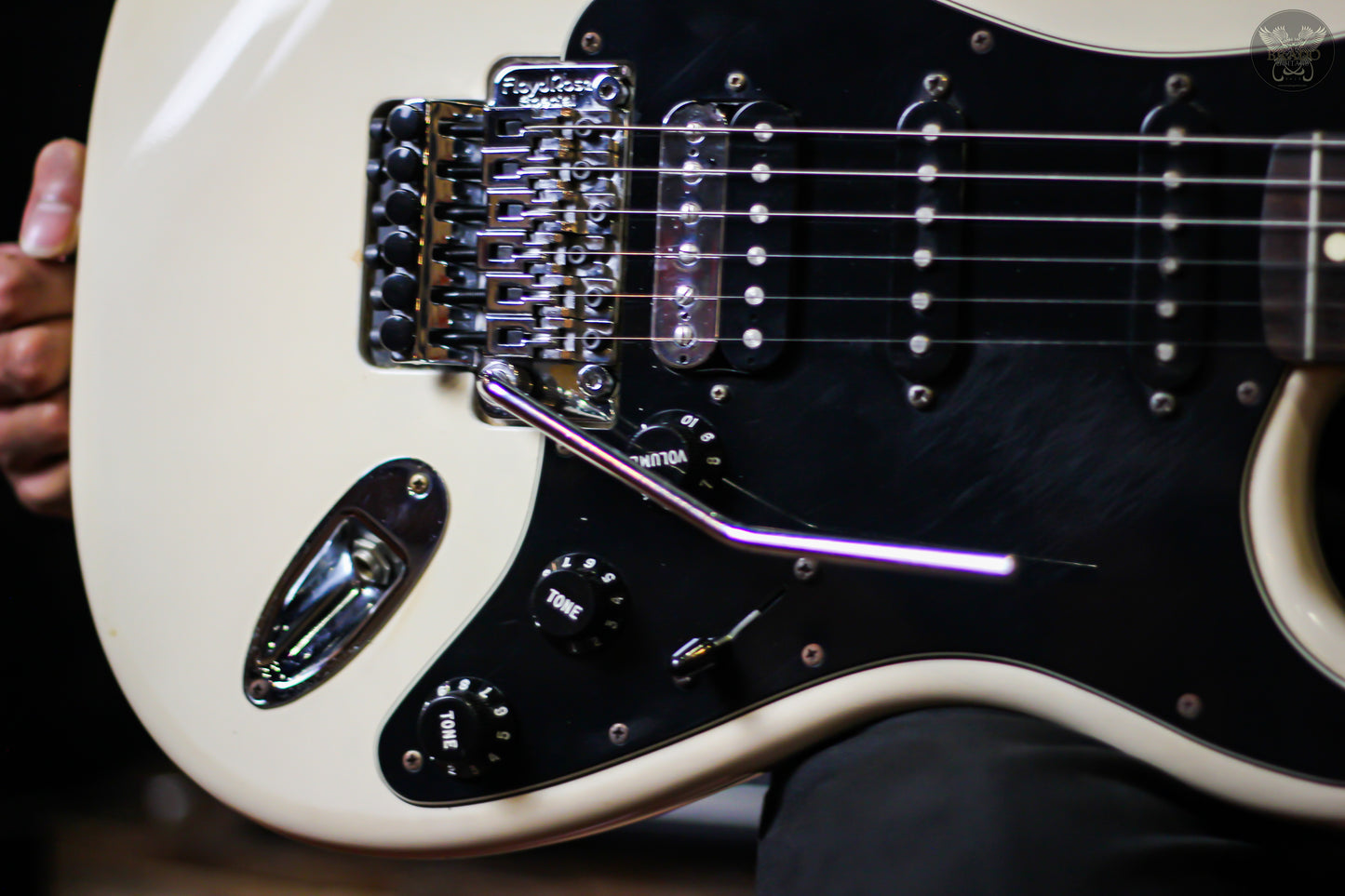 2015 FENDER STANDARD STRATOCASTER HSS w FLOYD ROSE OLYMPIC WHITE MADE IN MEXICO (USED)