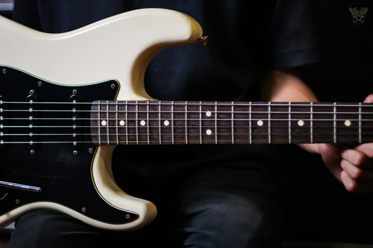 2015 FENDER STANDARD STRATOCASTER HSS w FLOYD ROSE OLYMPIC WHITE MADE IN MEXICO (USED)