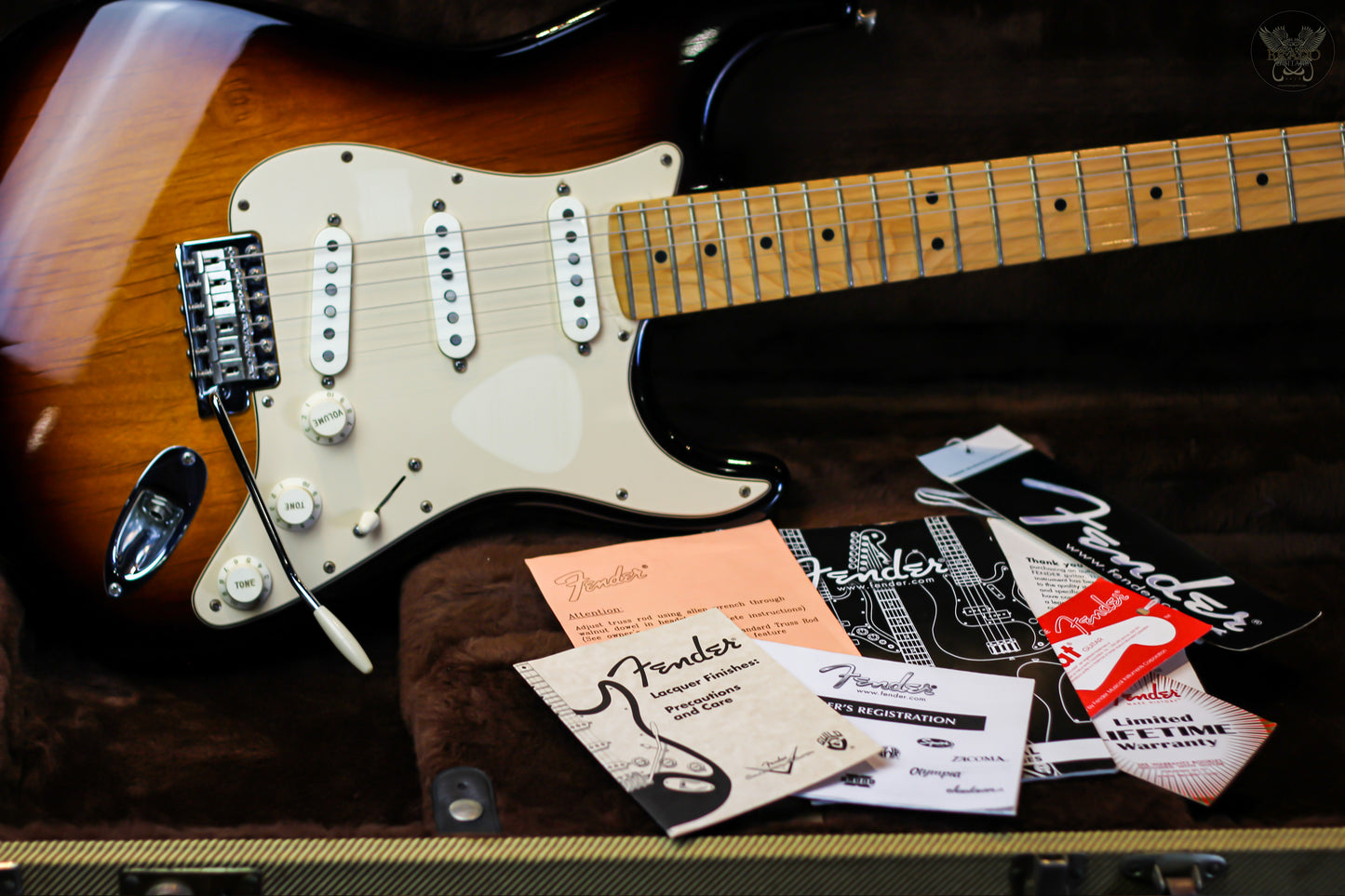 FENDER AMERICAN SPECIAL STRATOCASTER 2 TONE SUNBURST (USED)