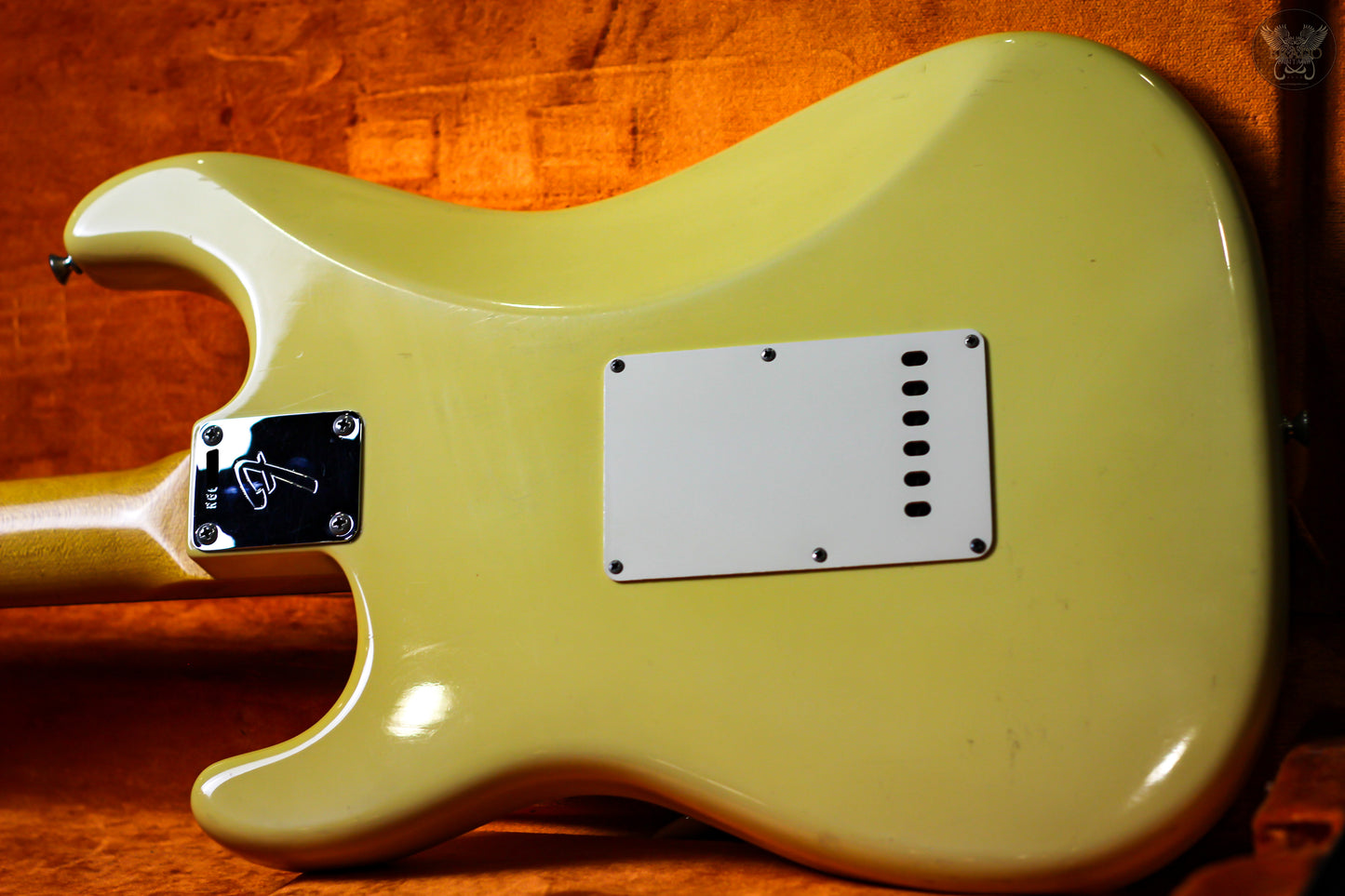 FENDER CUSTOM SHOP 1967 STRATOCASTER NOS LIGHT RELIC VINTAGE WHITE w FENDER G&G BLACK HARDCASE MADE IN USA (MINT)