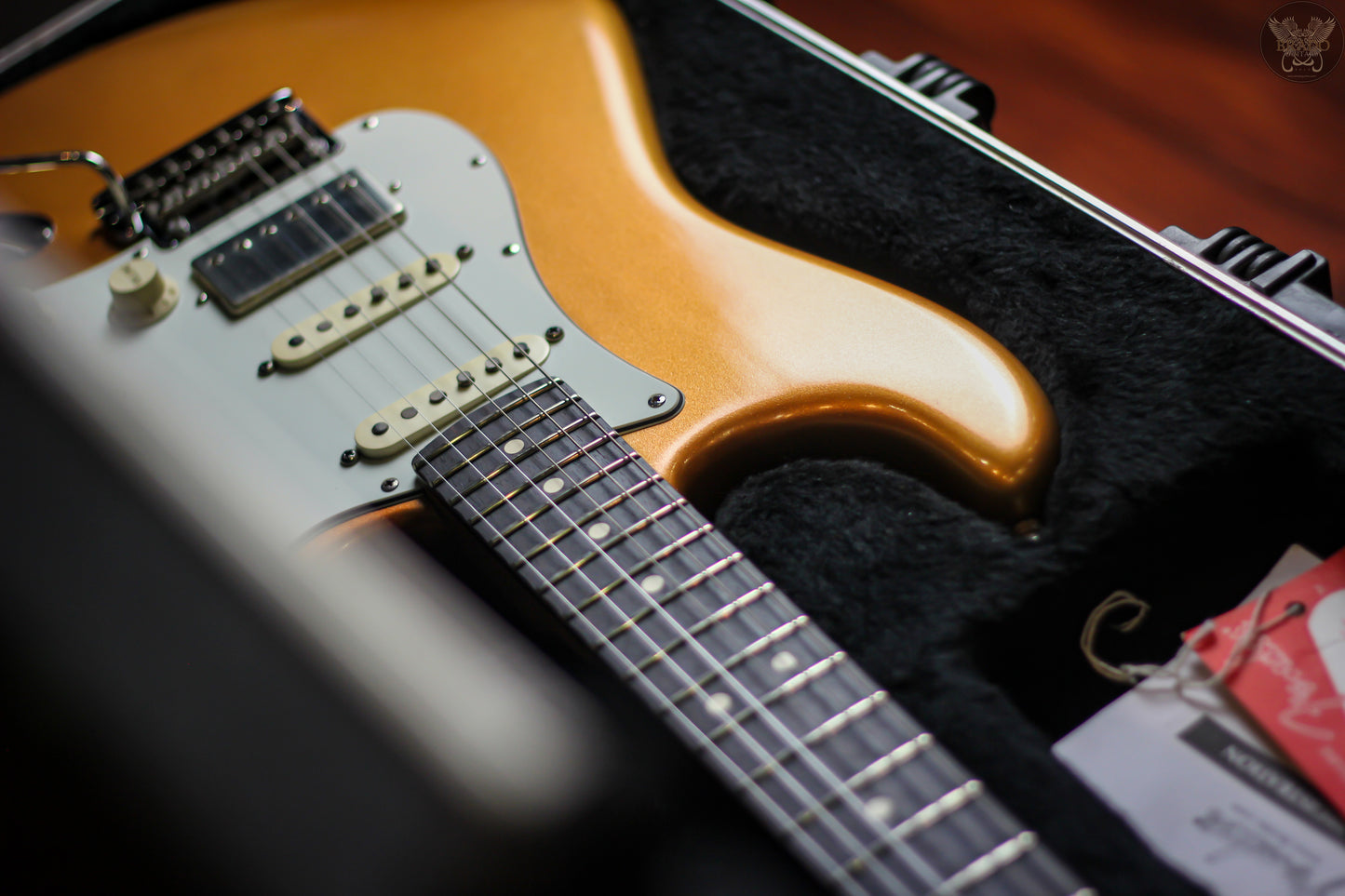 2009 FENDER AMERICAN STANDARD STRATOCASTER HSS FIREMIST GOLD w FENDER SKB HARDCASE MADE IN USA (USED)