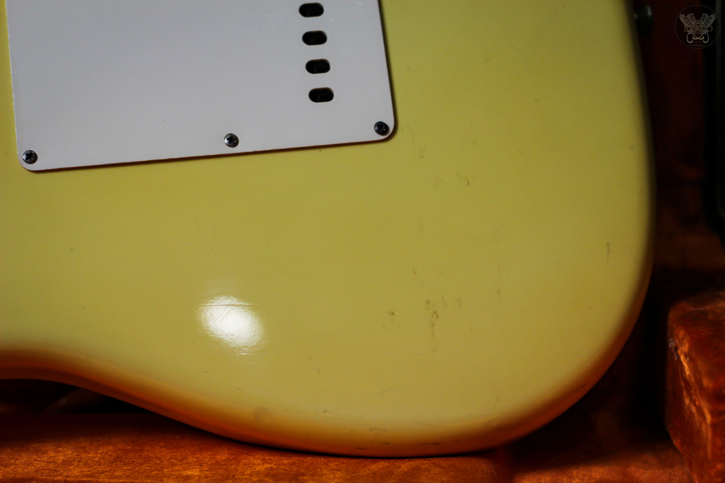 FENDER CUSTOM SHOP 1967 STRATOCASTER NOS LIGHT RELIC VINTAGE WHITE w FENDER G&G BLACK HARDCASE MADE IN USA (MINT)