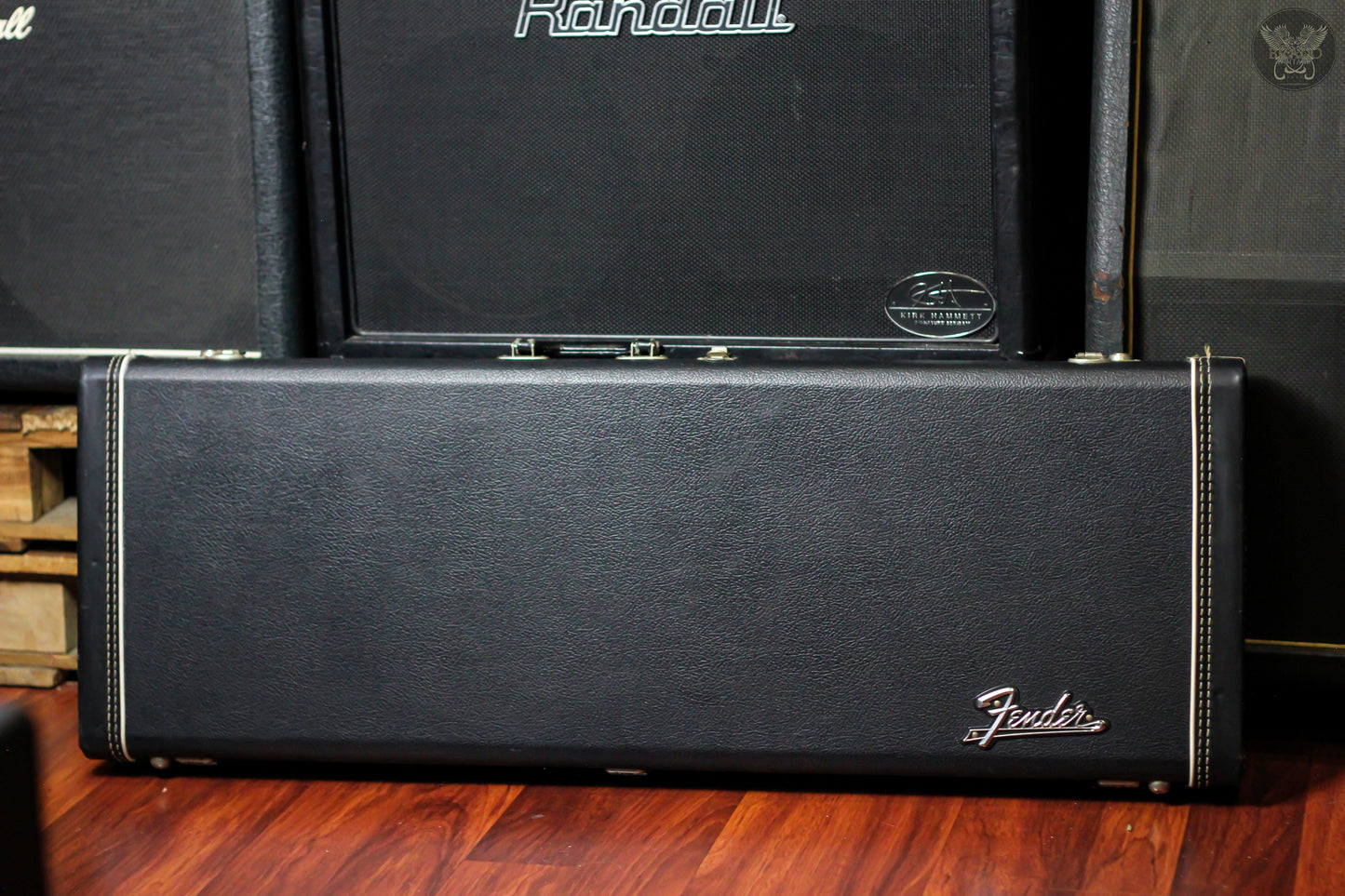 FENDER CUSTOM SHOP 1967 STRATOCASTER NOS LIGHT RELIC VINTAGE WHITE w FENDER G&G BLACK HARDCASE MADE IN USA (MINT)