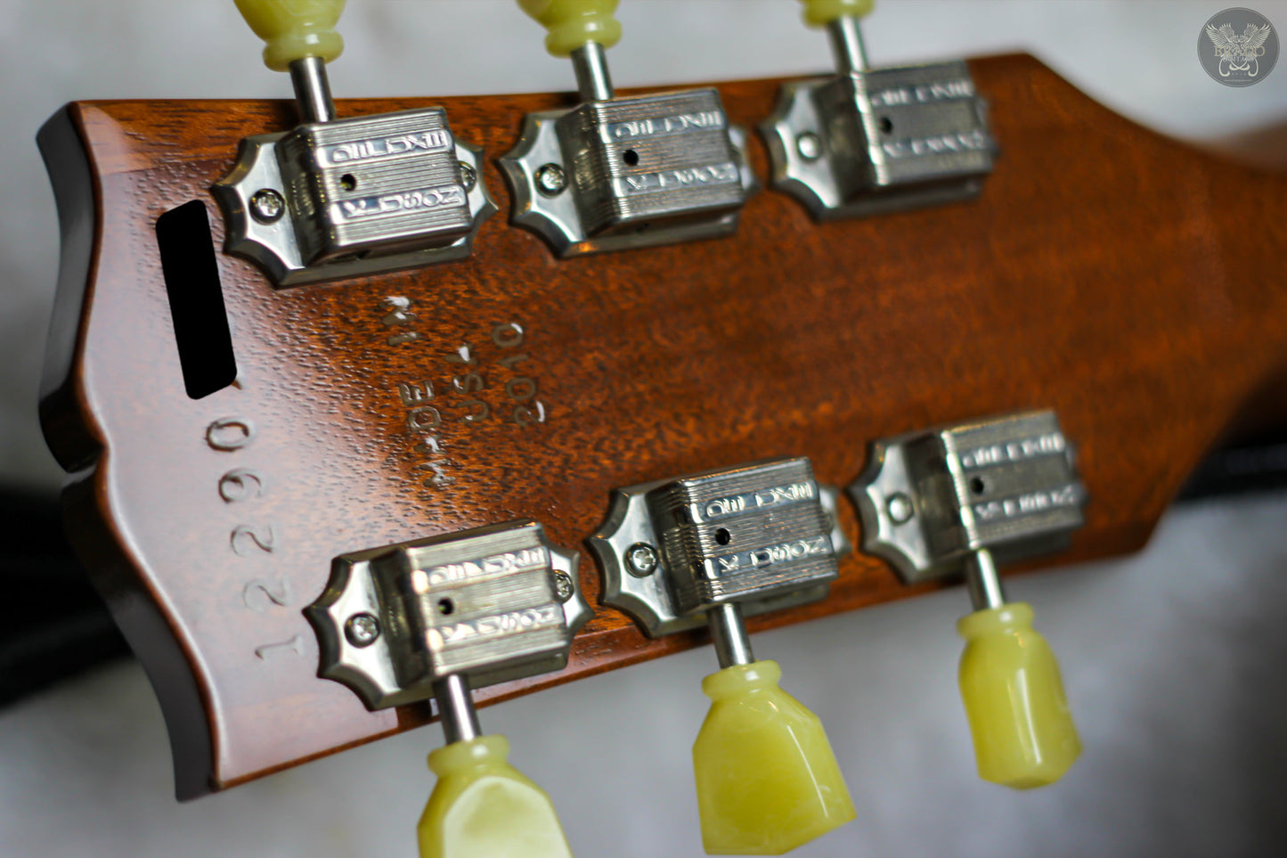 GIBSON 2010 LES PAUL TRADITIONAL PLUS HONEY BURST w GIBSON OHSC MADE IN USA (MINT)