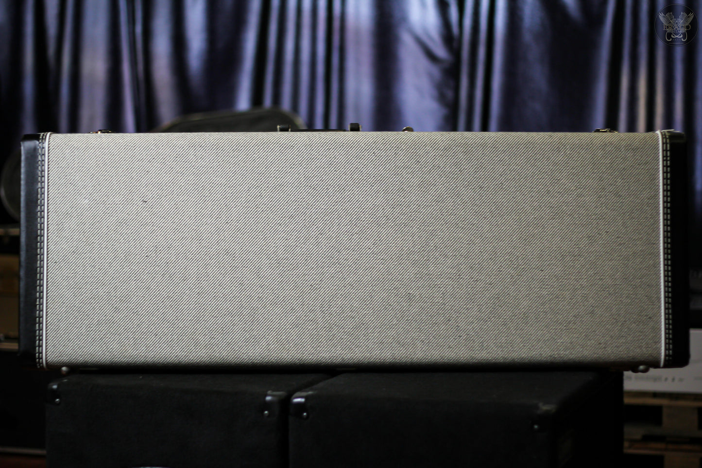 2019 FENDER JIM ROOT SIGNATURE JAZZMASTER V4 POLAR WHITE SATIN w FENDER BLACK TWEED HARDCASE (MINT)