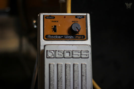 *RARE* VINTAGE BOSS ROCKER WAH PW-1 WAH PEDAL MADE IN JAPAN (USED)