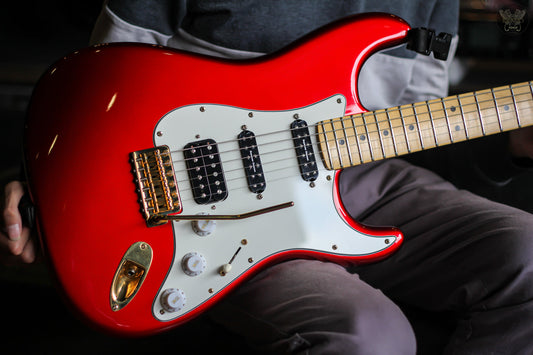 FENDER AMERICAN SPECIAL STRATOCASTER HSS CANDY APPLE RED MADE IN USA -HEAVY MODS (USED)