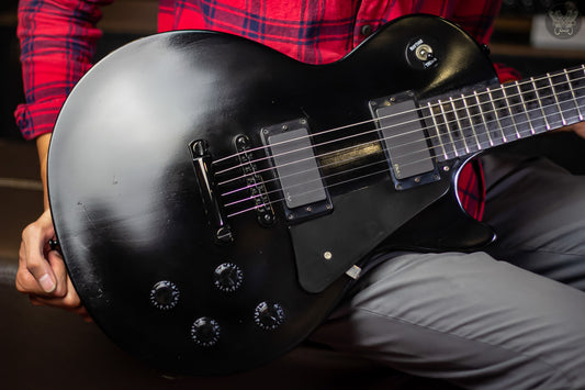 GIBSON 2006 LES PAUL STUDIO GOTHIC II w GIBSON OHSC MADE IN USA (USED)