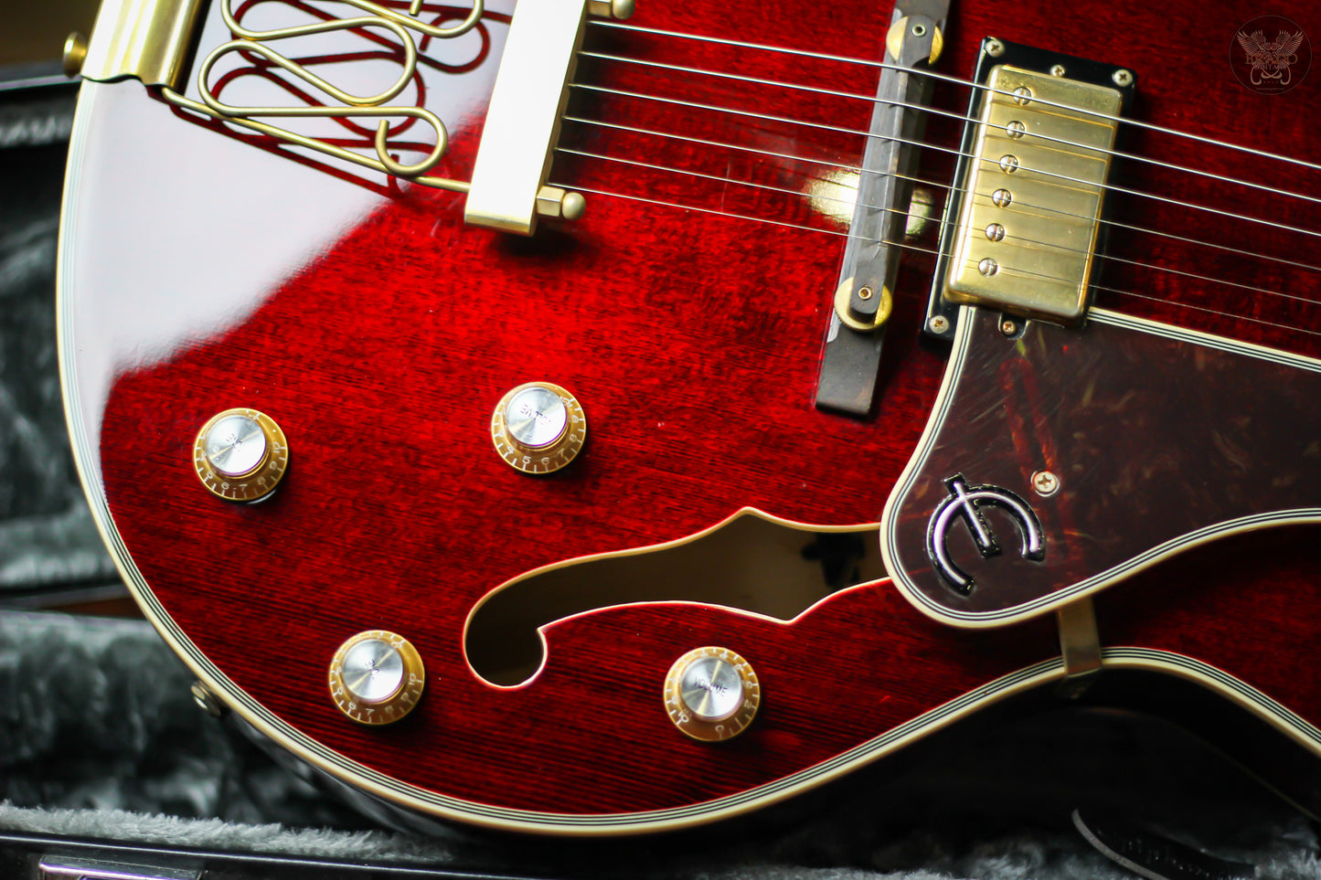 2016 EPIPHONE JOE PASS EMPEROR-II PRO WINE RED w EPIPHONE HARDCASE (USED)