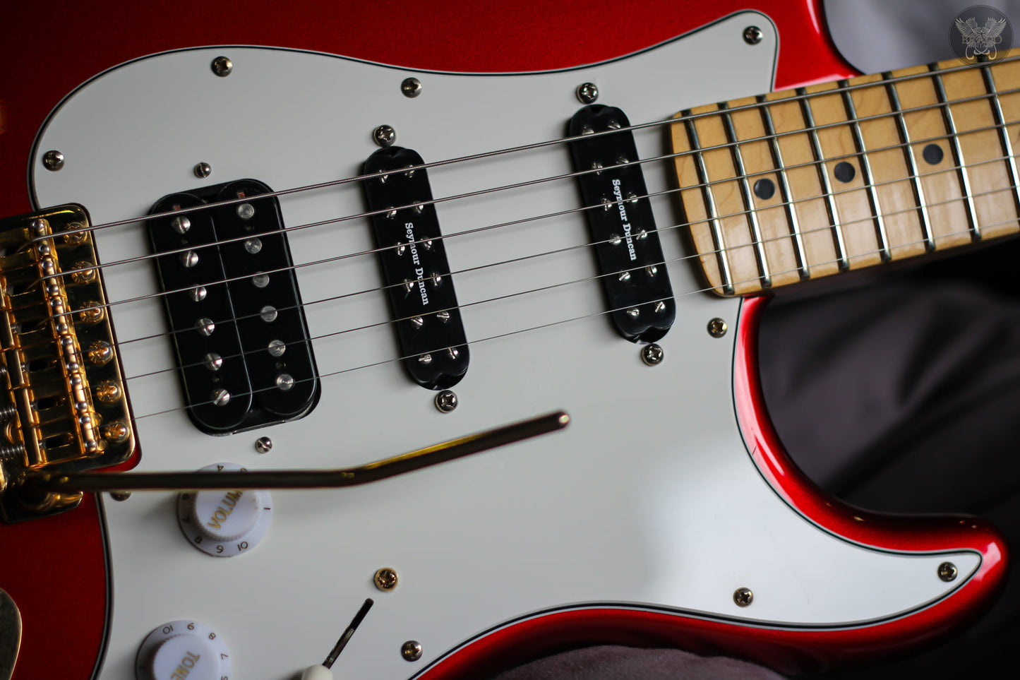FENDER AMERICAN SPECIAL STRATOCASTER HSS CANDY APPLE RED MADE IN USA -HEAVY MODS (USED)