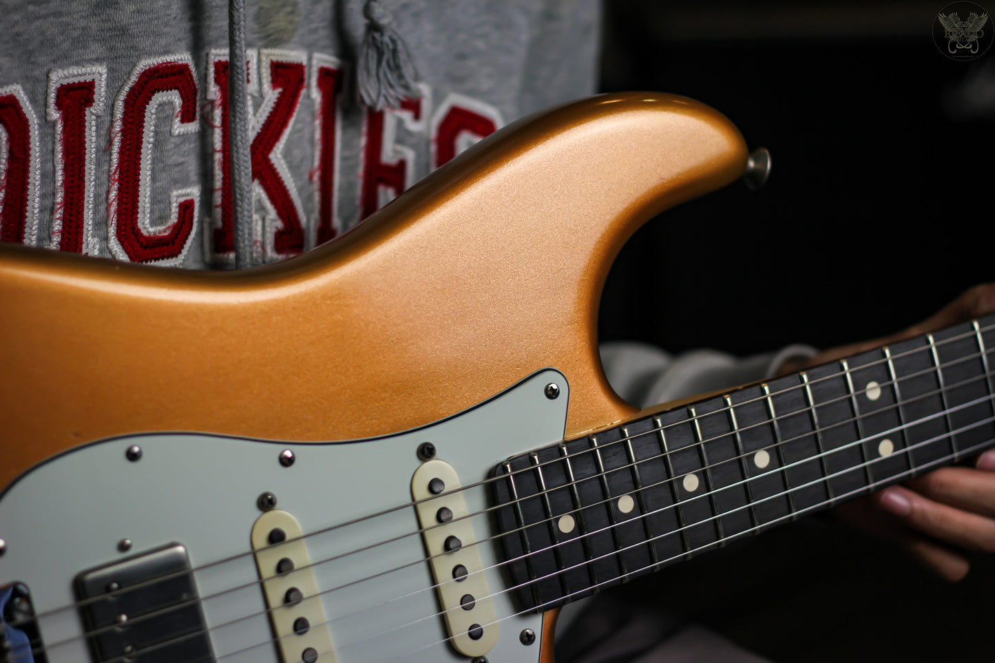 2009 FENDER AMERICAN STANDARD STRATOCASTER HSS FIREMIST GOLD w FENDER SKB HARDCASE MADE IN USA (USED)