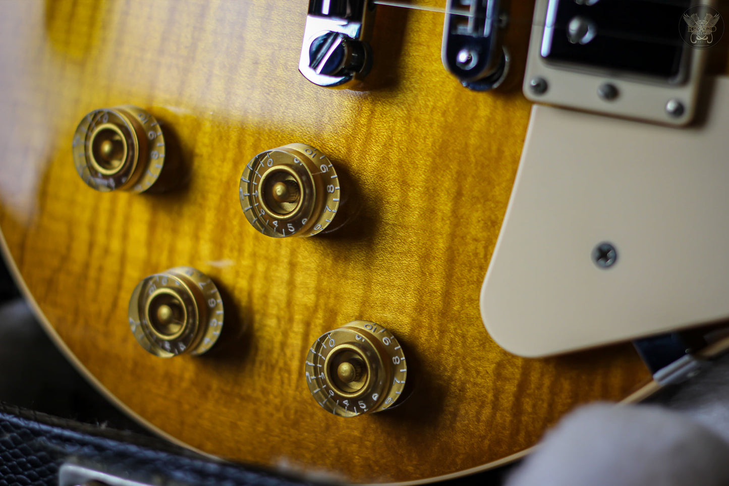 GIBSON 2010 LES PAUL TRADITIONAL PLUS HONEY BURST w GIBSON OHSC MADE IN USA (MINT)