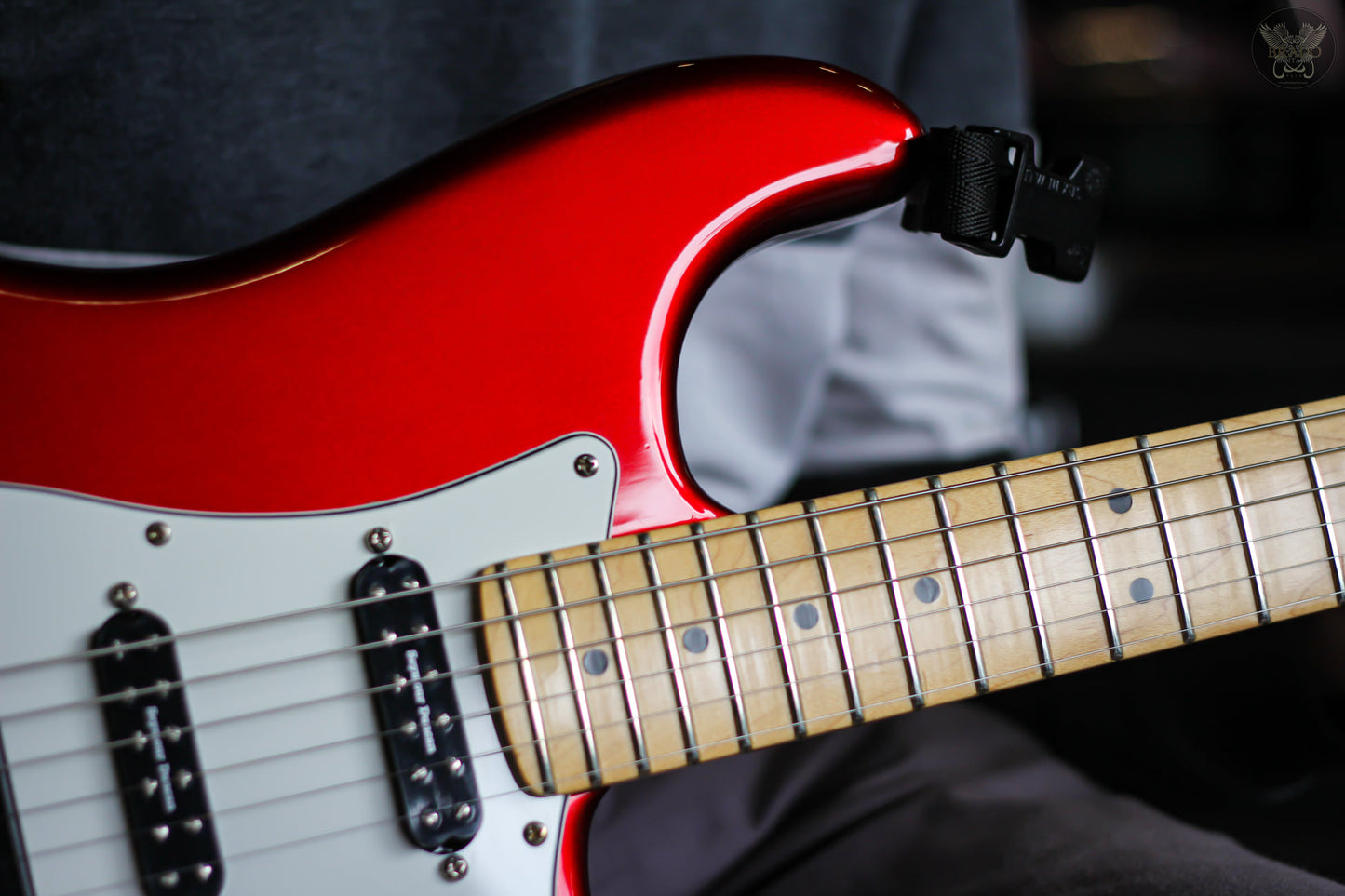 FENDER AMERICAN SPECIAL STRATOCASTER HSS CANDY APPLE RED MADE IN USA -HEAVY MODS (USED)