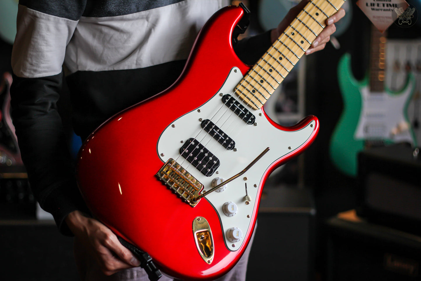 FENDER AMERICAN SPECIAL STRATOCASTER HSS CANDY APPLE RED MADE IN USA -HEAVY MODS (USED)