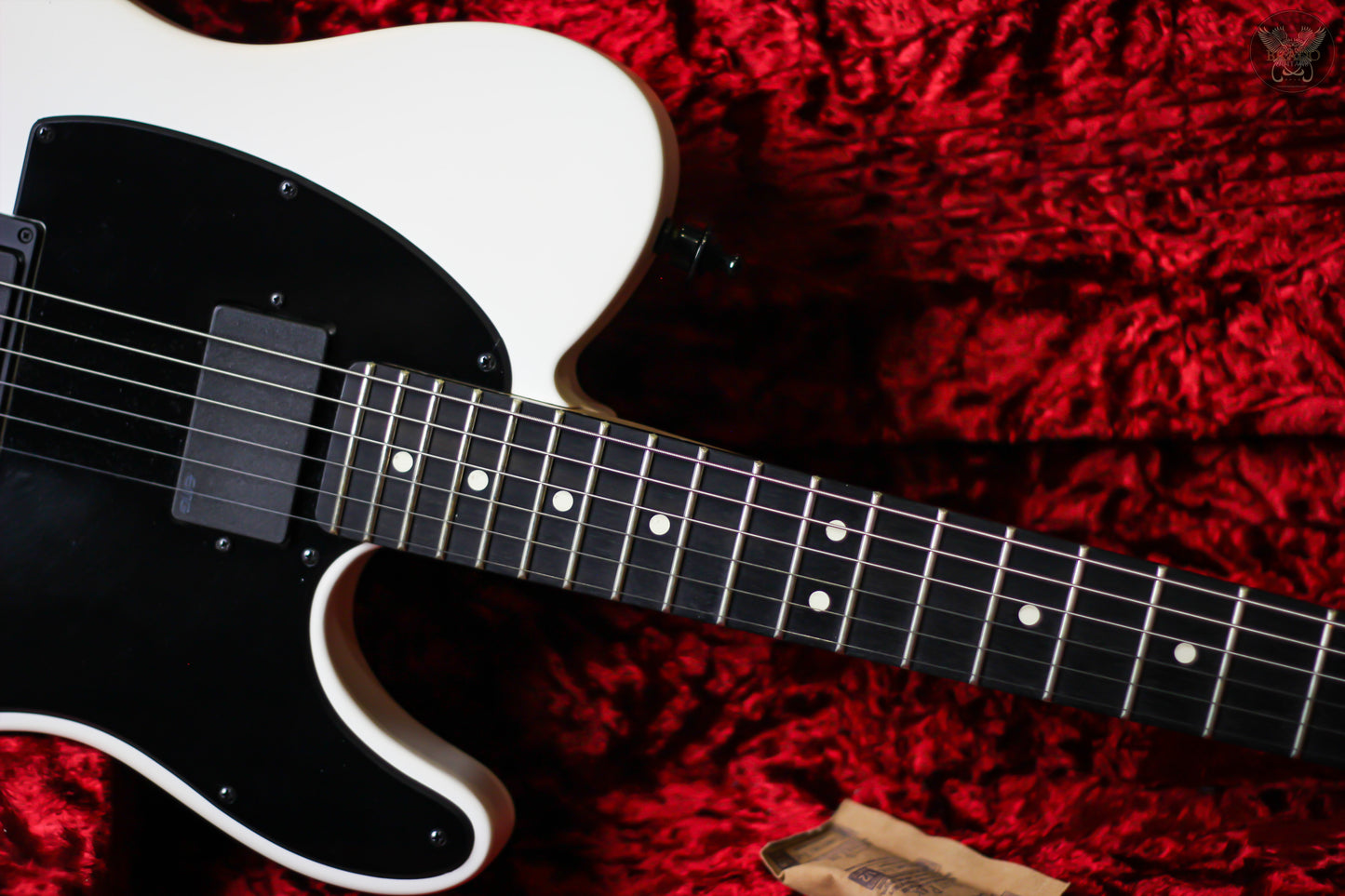 2019 FENDER ARTIST JIM ROOT SIGNATURE TELECASTER FLAT WHITE w FENDER BLACK TWEED HARDCASE (USED)