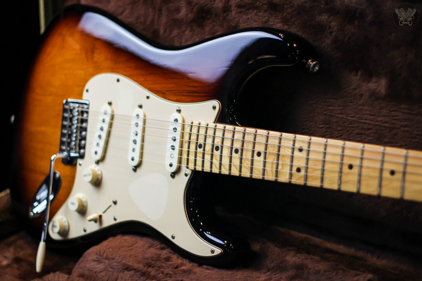 FENDER AMERICAN SPECIAL STRATOCASTER 2 TONE SUNBURST (USED)