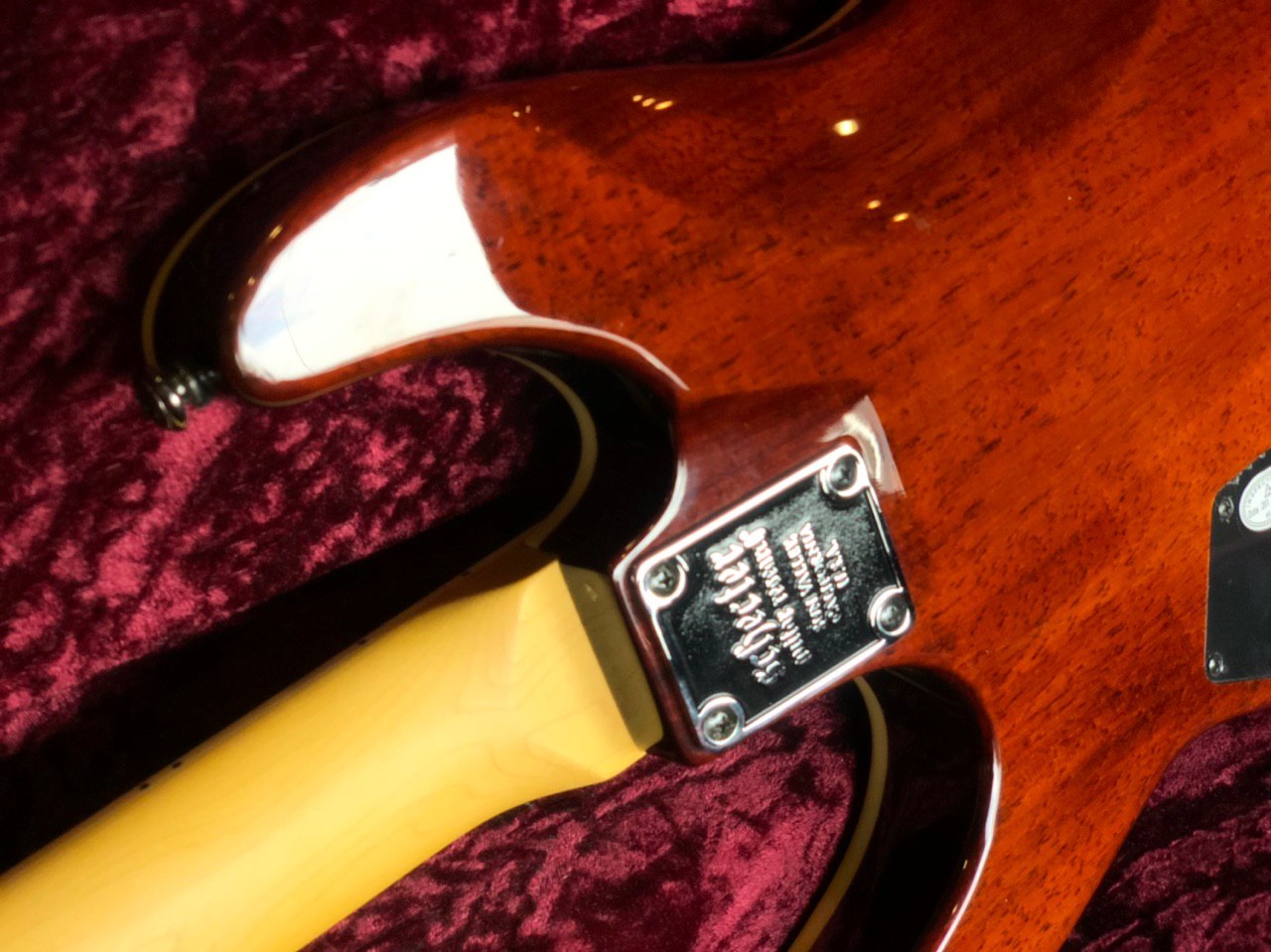 2018 SCHECTER OMEN EXTREME 6 VINTAGE SUNBURST (USED)