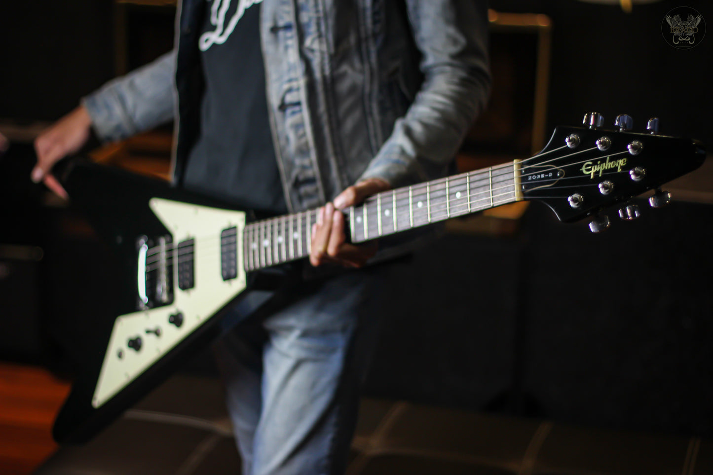 2000 EPIPHONE FLYING V EBONY MADE IN KOREA (USED)