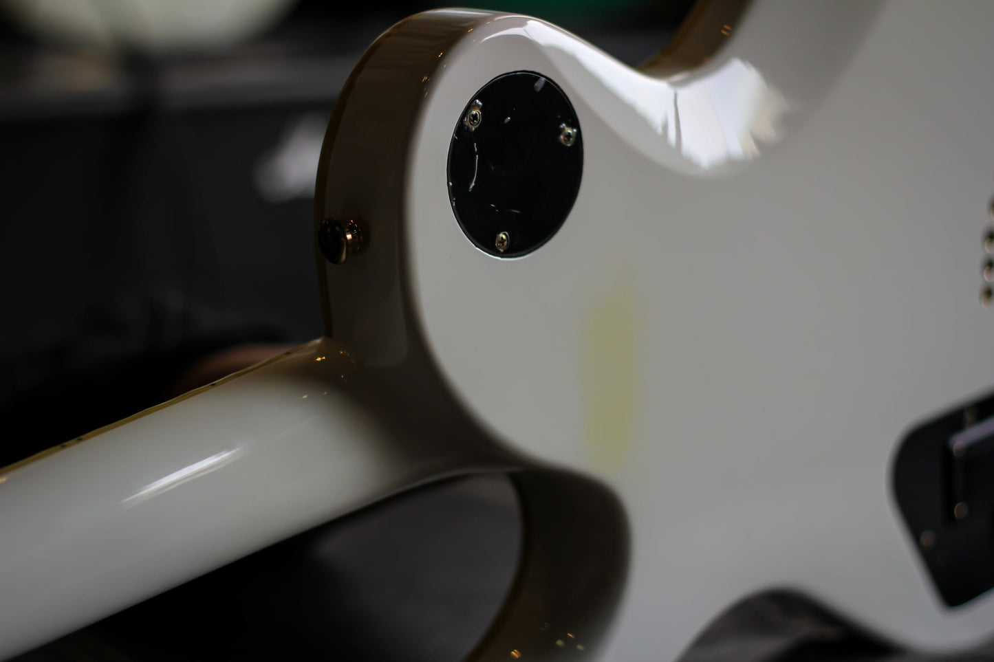 DEAN DECEIVER CLASSIC WHITE MADE IN KOREA (USED)