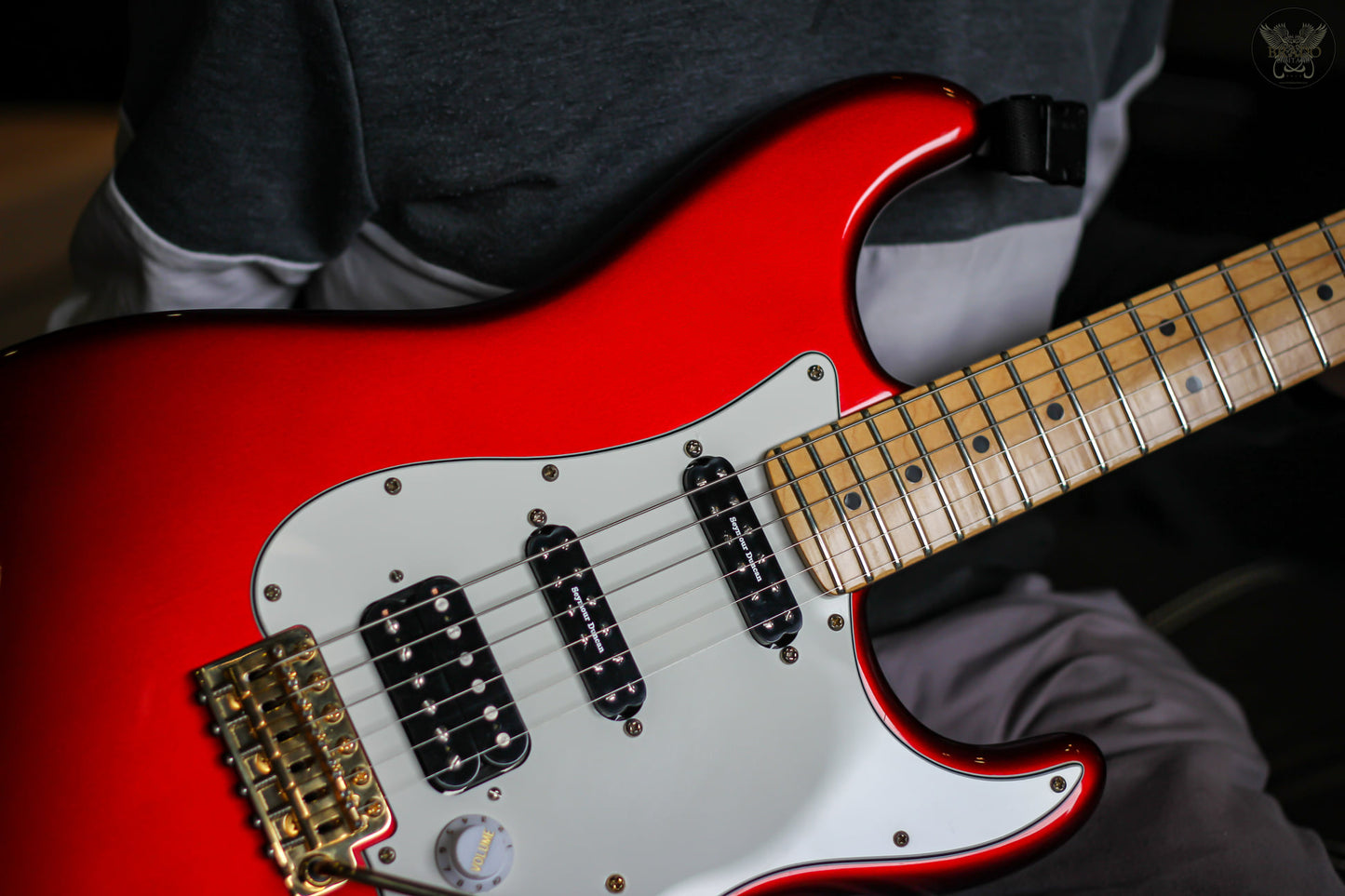 FENDER AMERICAN SPECIAL STRATOCASTER HSS CANDY APPLE RED MADE IN USA -HEAVY MODS (USED)