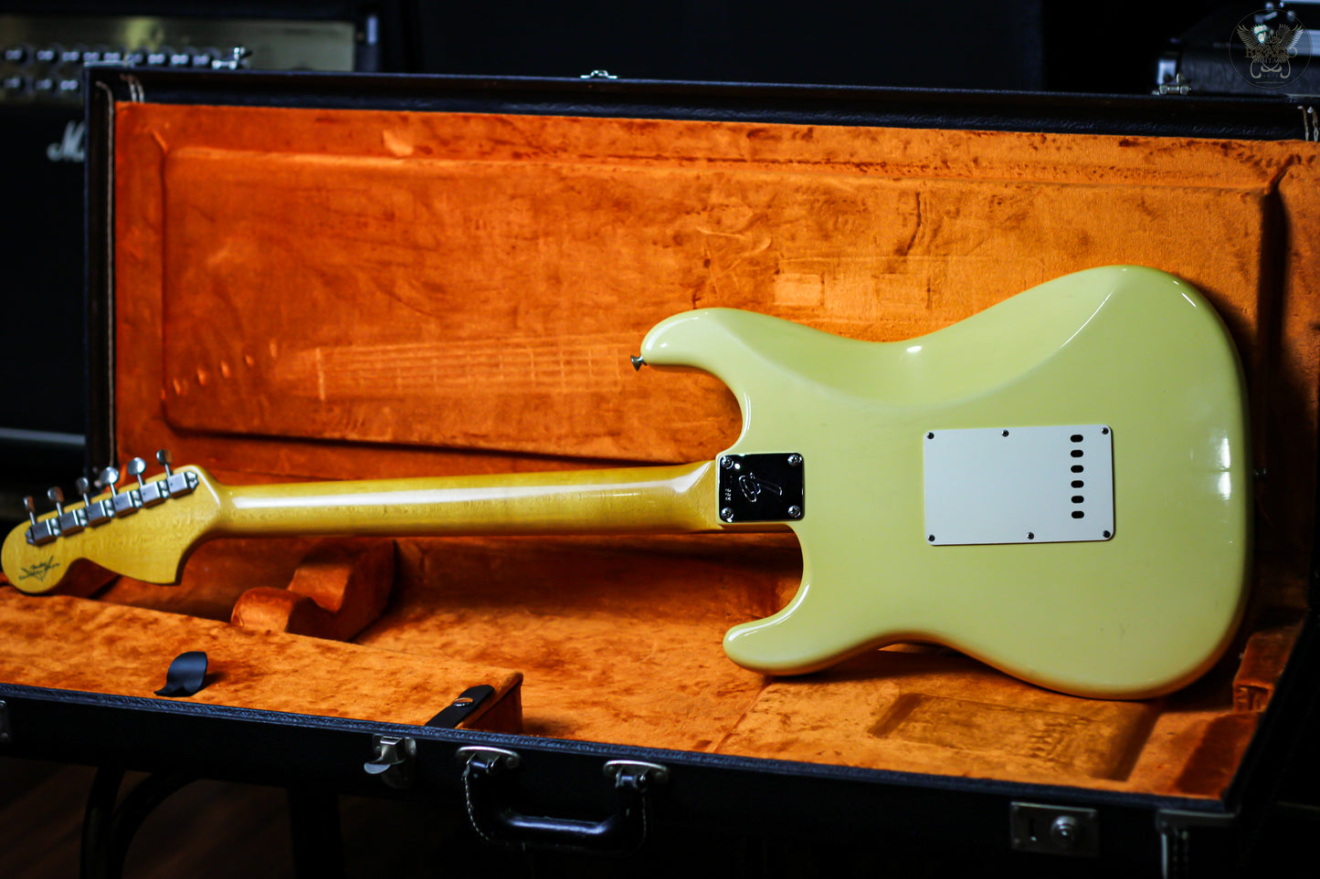 FENDER CUSTOM SHOP 1967 STRATOCASTER NOS LIGHT RELIC VINTAGE WHITE w FENDER G&G BLACK HARDCASE MADE IN USA (MINT)