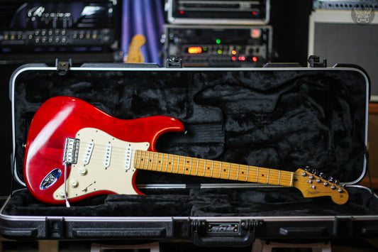 2003 FENDER HIGHWAY ONE™ STRATOCASTER® MAPLE FINGERBOARD CRIMSON RED TRANSPARENT MADE IN USA (USED)