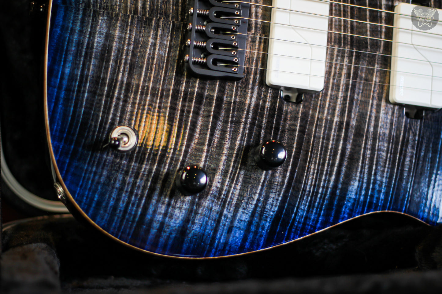 **RARE** CHARLES CILIA CGA6 CUSTOM HANDCRAFTED BY CHARLES CILIA w SKB HARDCASE HANDCRAFTED IN AUSTRALIA (MINT)