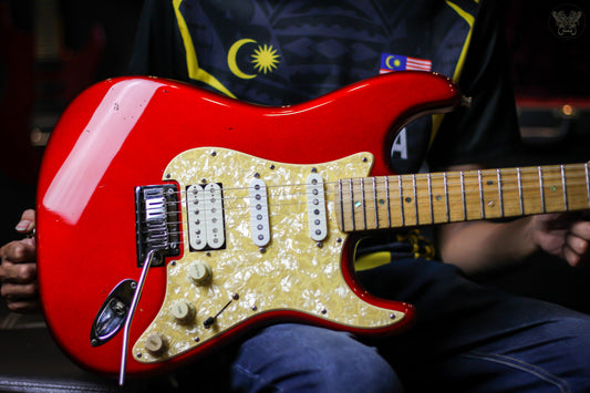 2007 FENDER AMERICAN DELUXE STRATOCASTER® "V" NECK CANDY APPLE RED MADE IN USA (USED- HEAVY MODS)