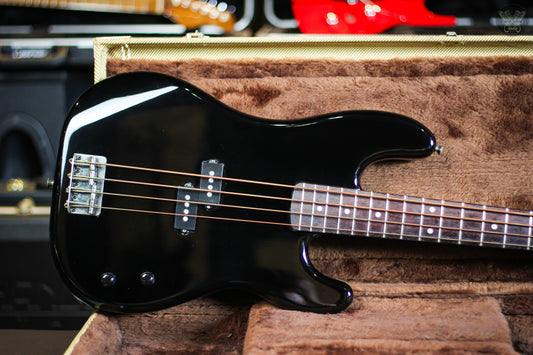 **RARE** 04-05 FENDER JAPAN PRECISION BASS '62 PB62-72AB "ALL BLACK" CRAFTED IN JAPAN (USED)