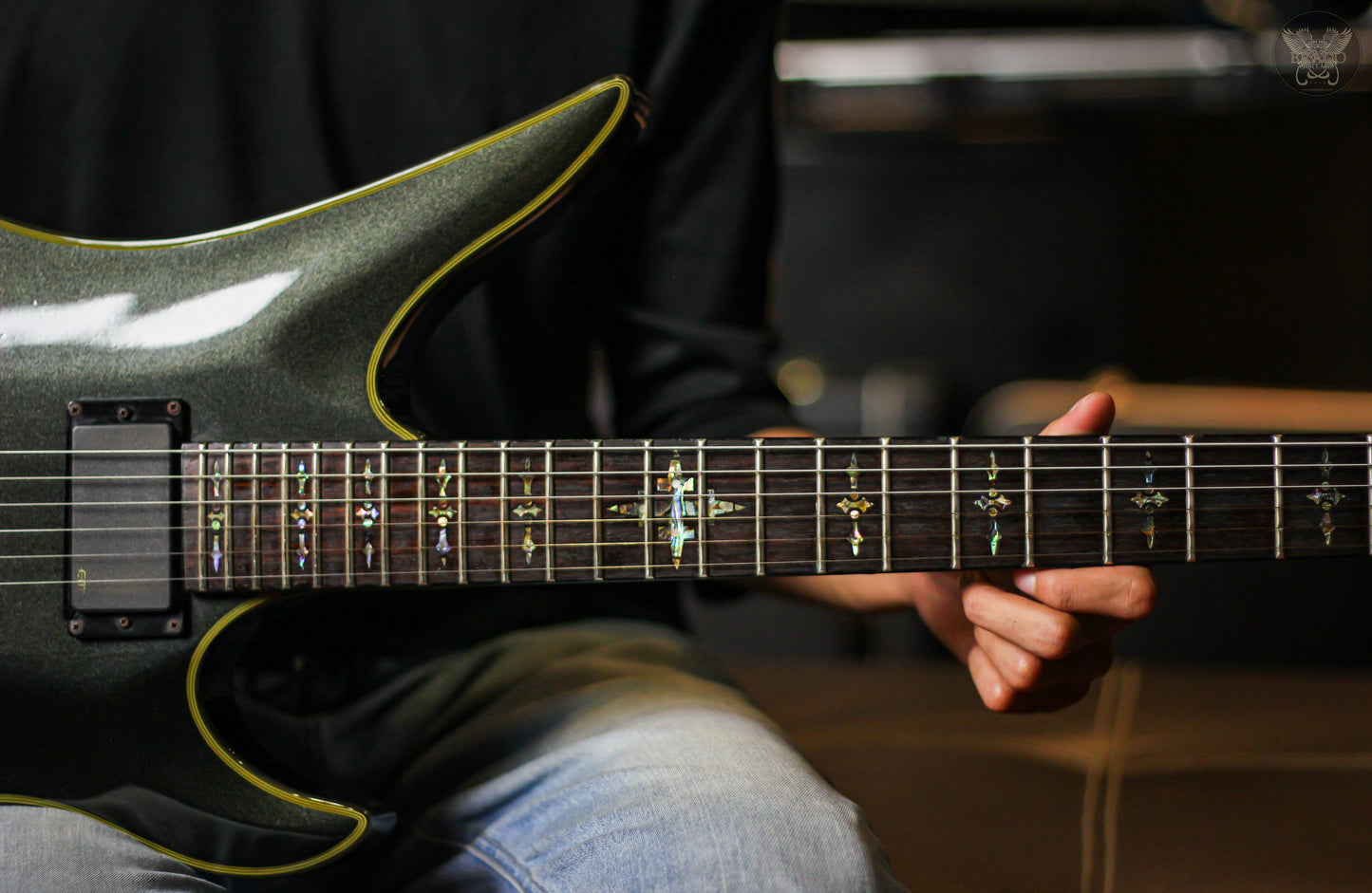 2010 SCHECTER DAMIEN ELITE AVENGER MADE IN KOREA (USED)