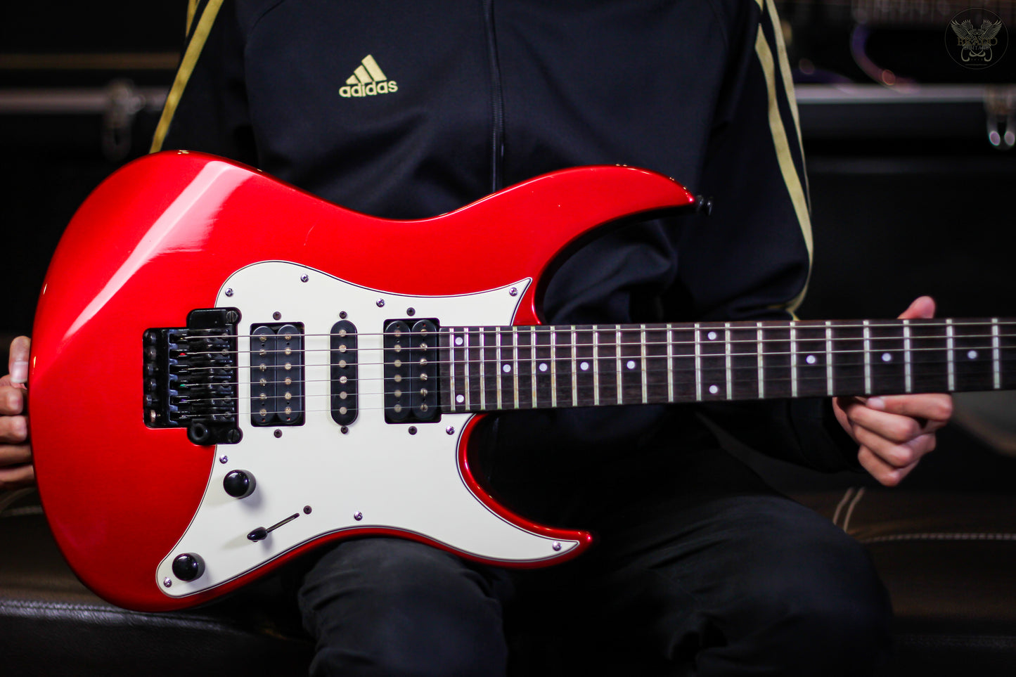 **RARE** 91-93 YAMAHA YG-521 (LET IT ROCK) RED METALLIC w YAMAHA ORIGINAL CASE (USED)