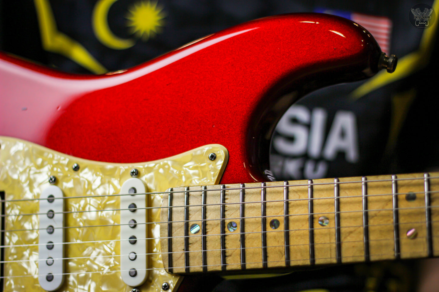 2007 FENDER AMERICAN DELUXE STRATOCASTER® "V" NECK CANDY APPLE RED MADE IN USA (USED- HEAVY MODS)