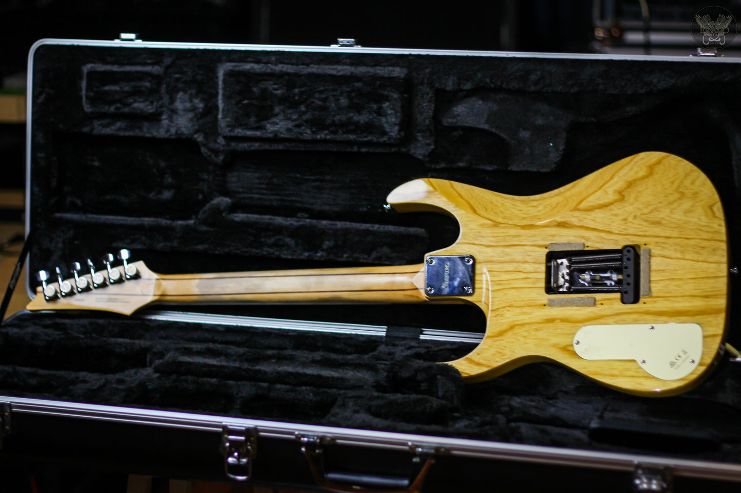 IBANEZ PREMIUM PGM80P-NT PAUL GILBERT SIGNATURE GUITAR W IBANEZ PREMIUM C/F HCASE MADE IN INDONESIA (USED)