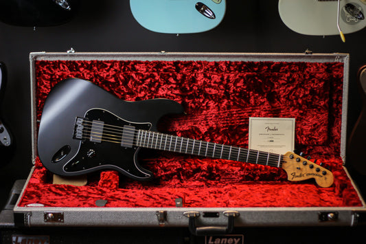 2020 FENDER ARTIST JIM ROOT STRATOCASTER SIGNATURE GUITAR FLAT BLACK w FENDER G&G BLACK TWEED HARDCASE MADE IN USA (MINT)