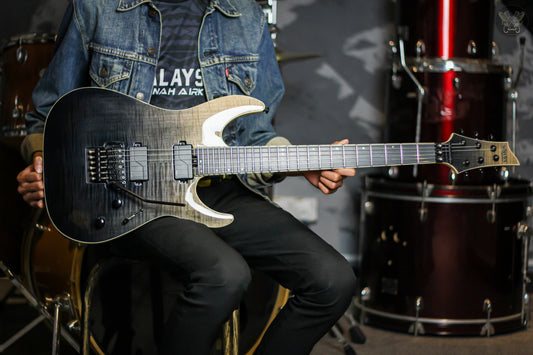 SCHECTER C-1 FR SLS ELITE BLACK FADE BURST MADE IN KOREA (MINT)